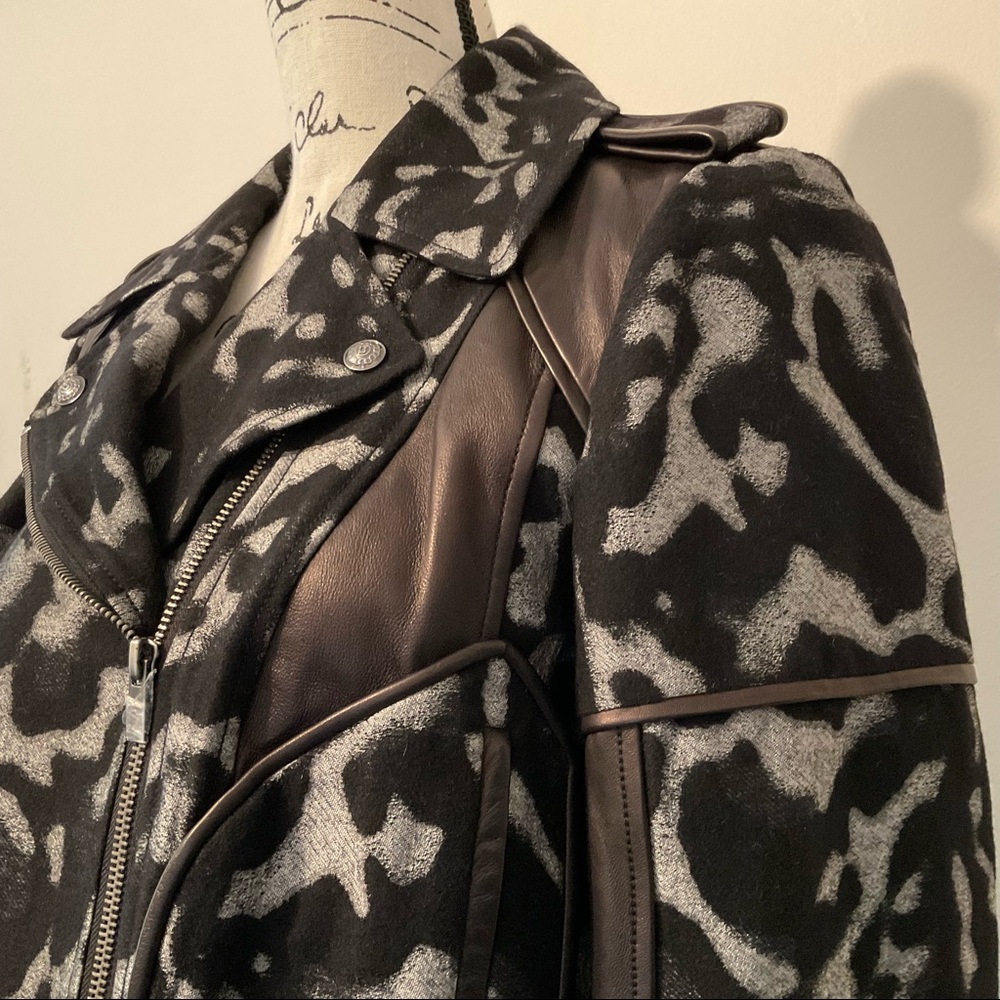 $798 NWT Diane Von Furstenberg, Moto Vintage, Leather/Wool Animal Print Jacket - Picture 4 of 13